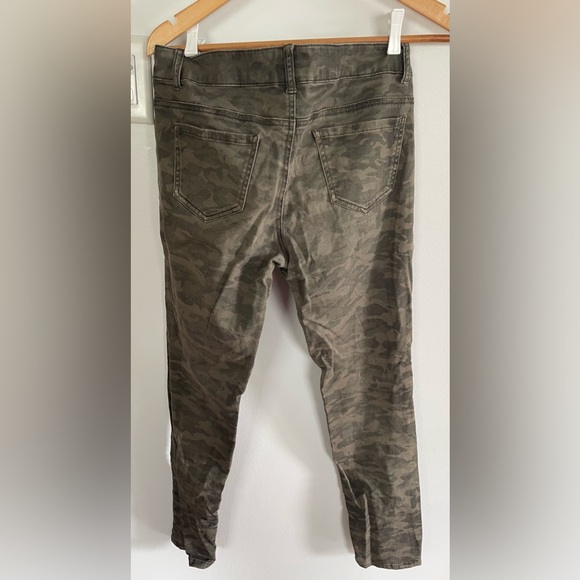 Stretchy, modern fit pants - Picture 3 of 6